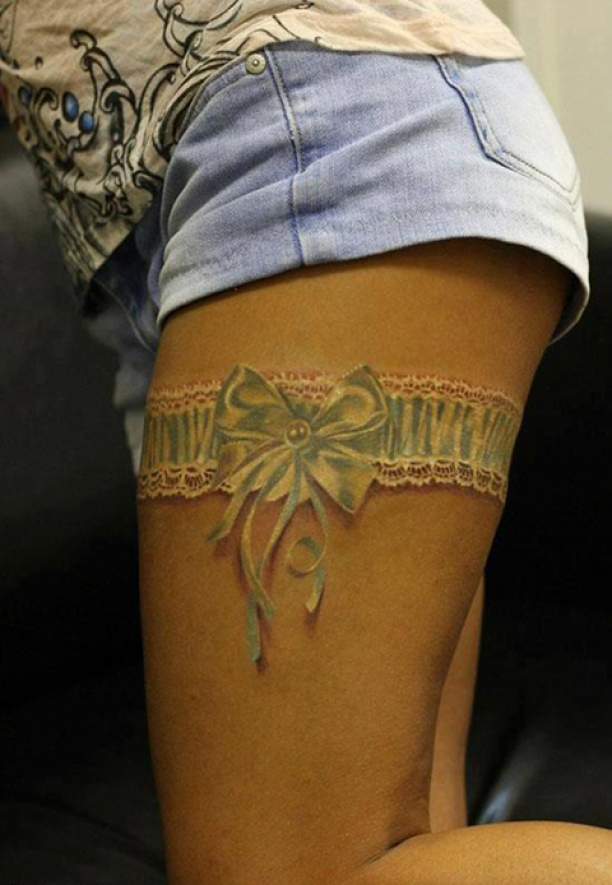 Tattoo oberschenkel strumpfband