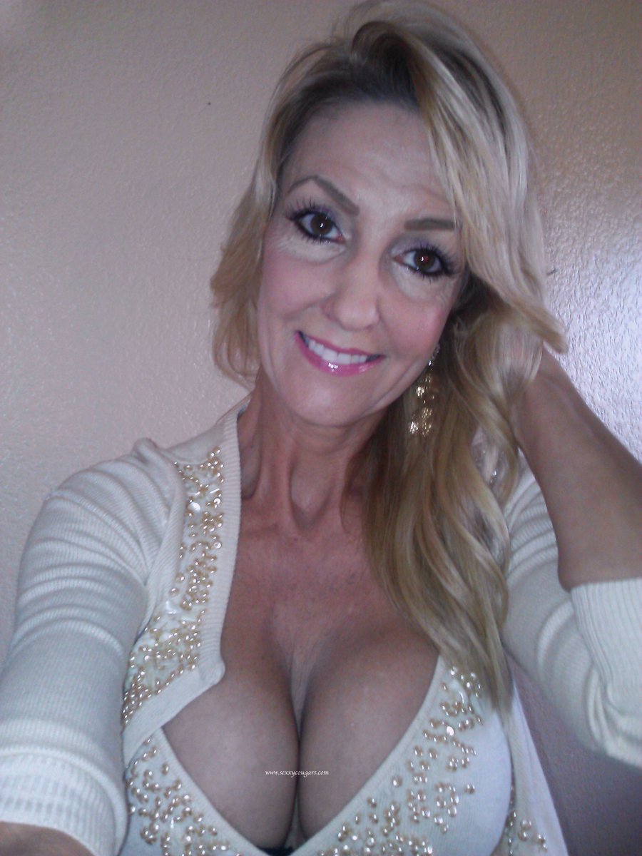 tube Blonde mom