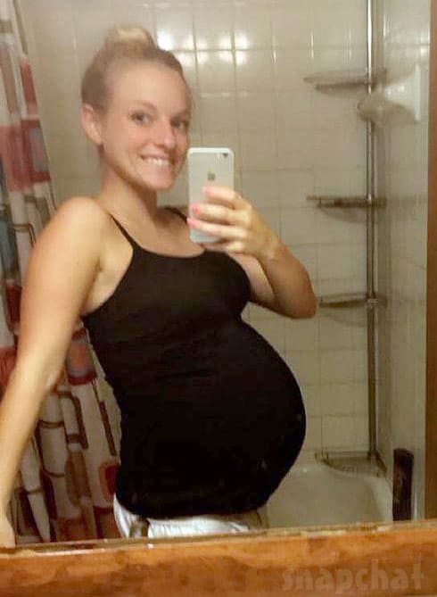 selfie Pregnant teen