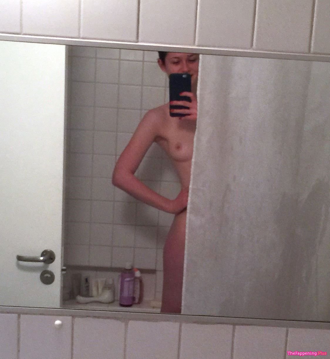 nude Bonnie wright