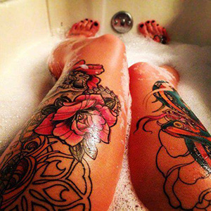 frau Tattoo intimbereich