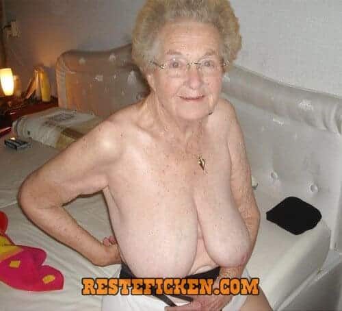 Saggy granny porn